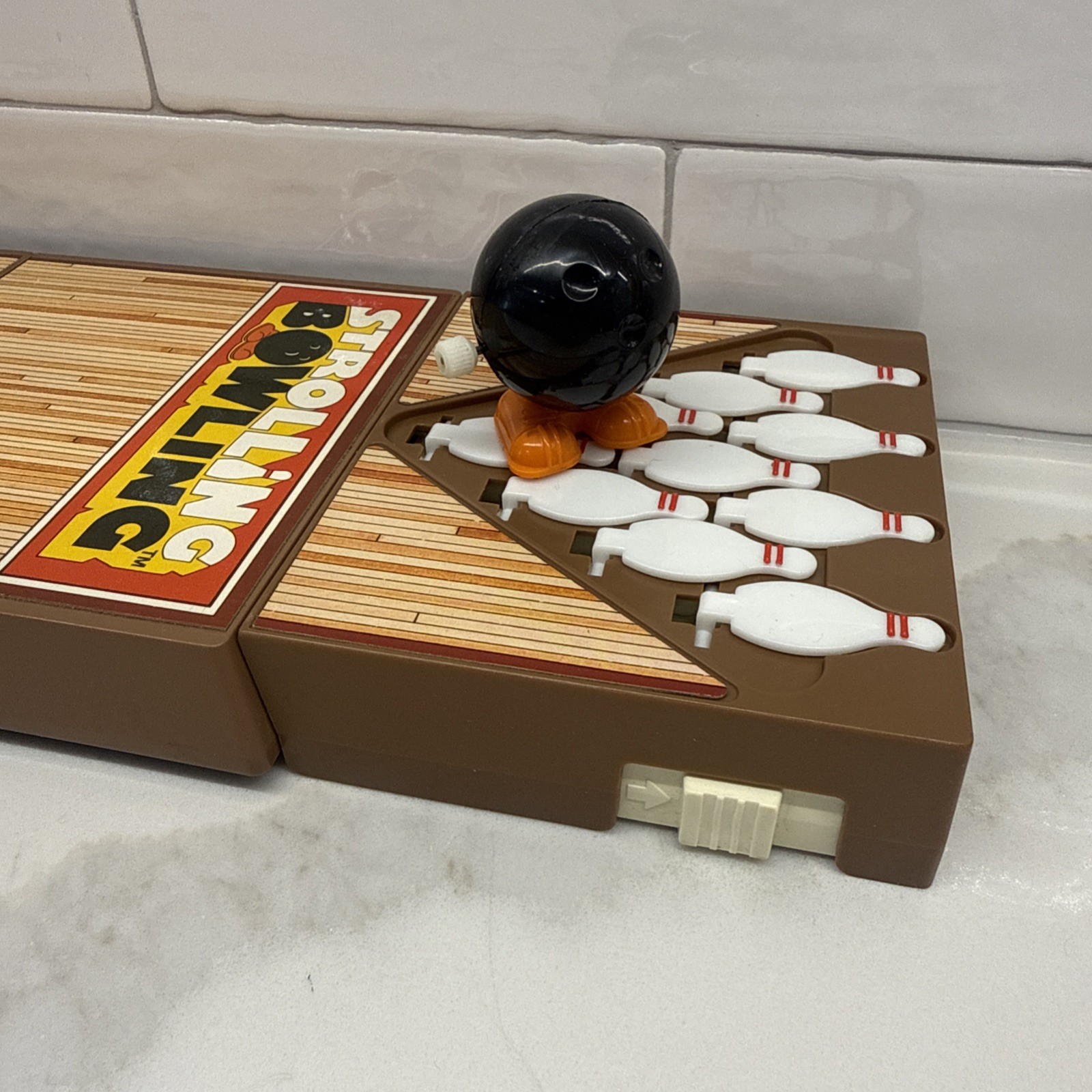 Vintage TOMY Strolling Bowling Wind Up Game Japan Tested Works Complete Toy