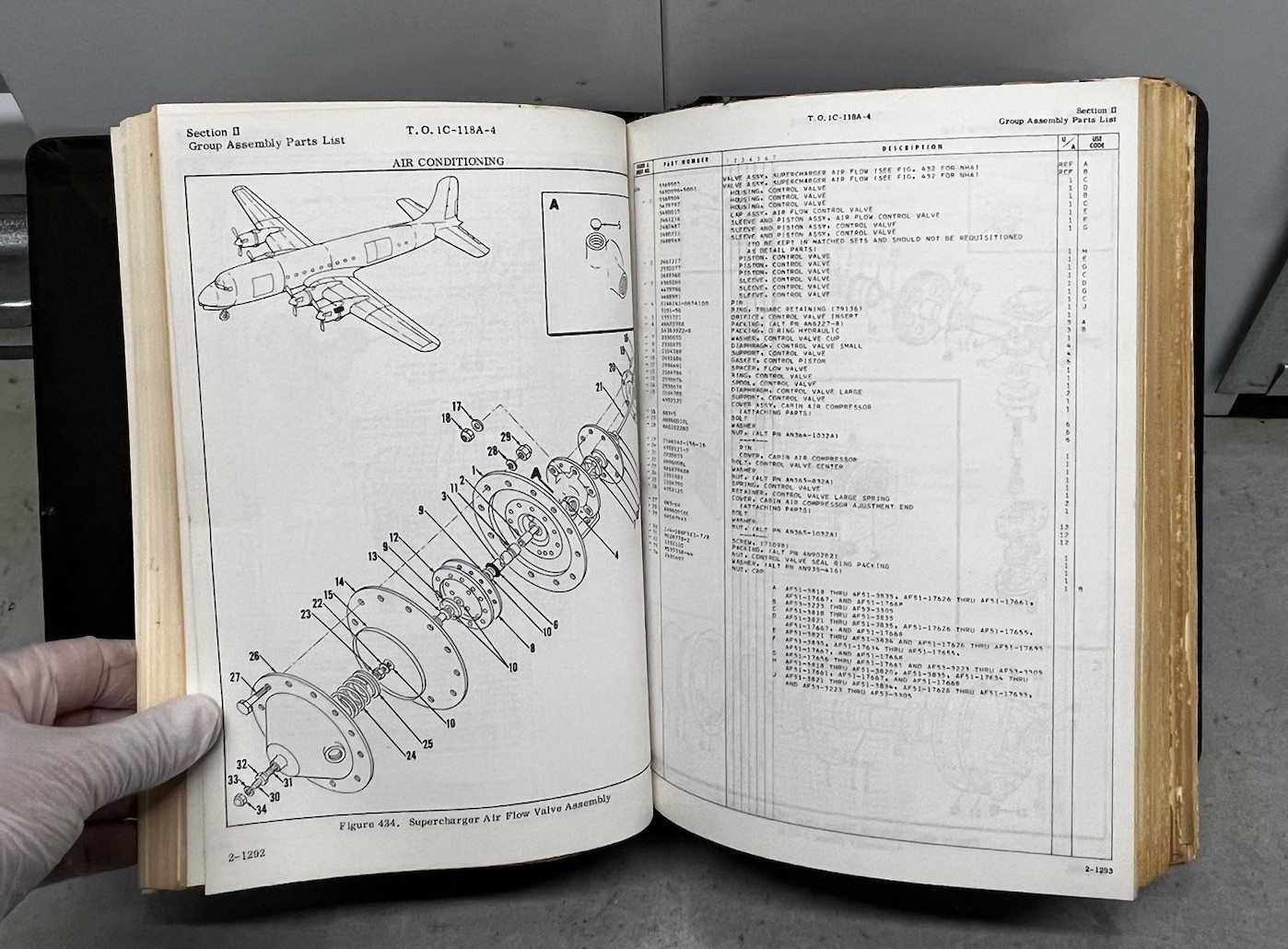 1966 Douglas C-118 A Aircraft Parts Manual T.O. 1C-118A-4 Original. Read