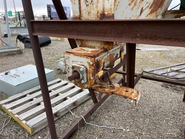 Custombuilt 4 ft x 6 ft Aggregate Hopper with Stand Auger # 4039