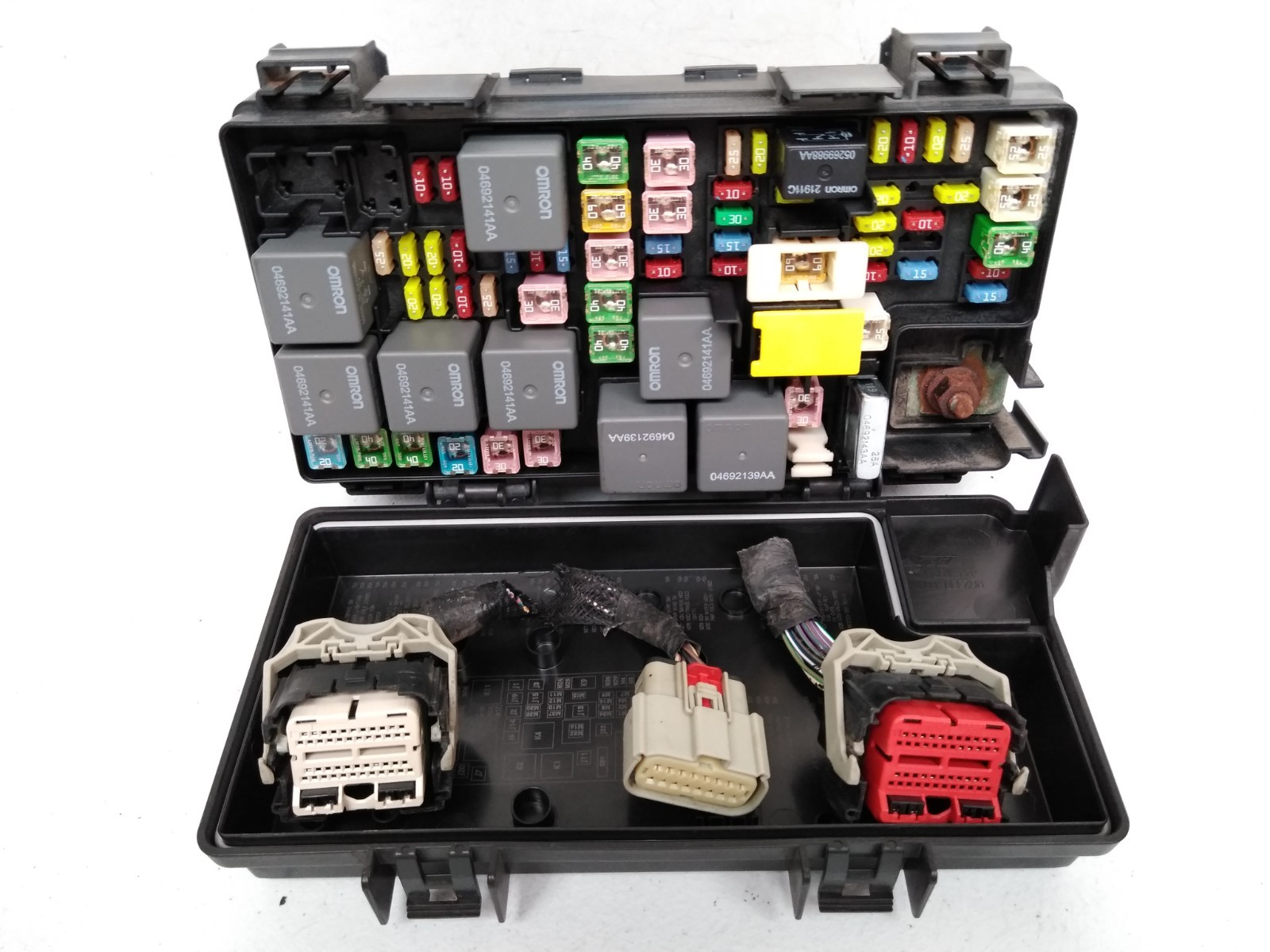 04692305AE Dodge 2010 Grand Caravan Fuse Box Engine Bay Under Hood OEM TIPM G70