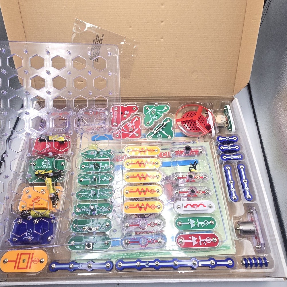 Elenco Electronic Snap Circuits: 300 Experiments; SC-300 -COMPLETE