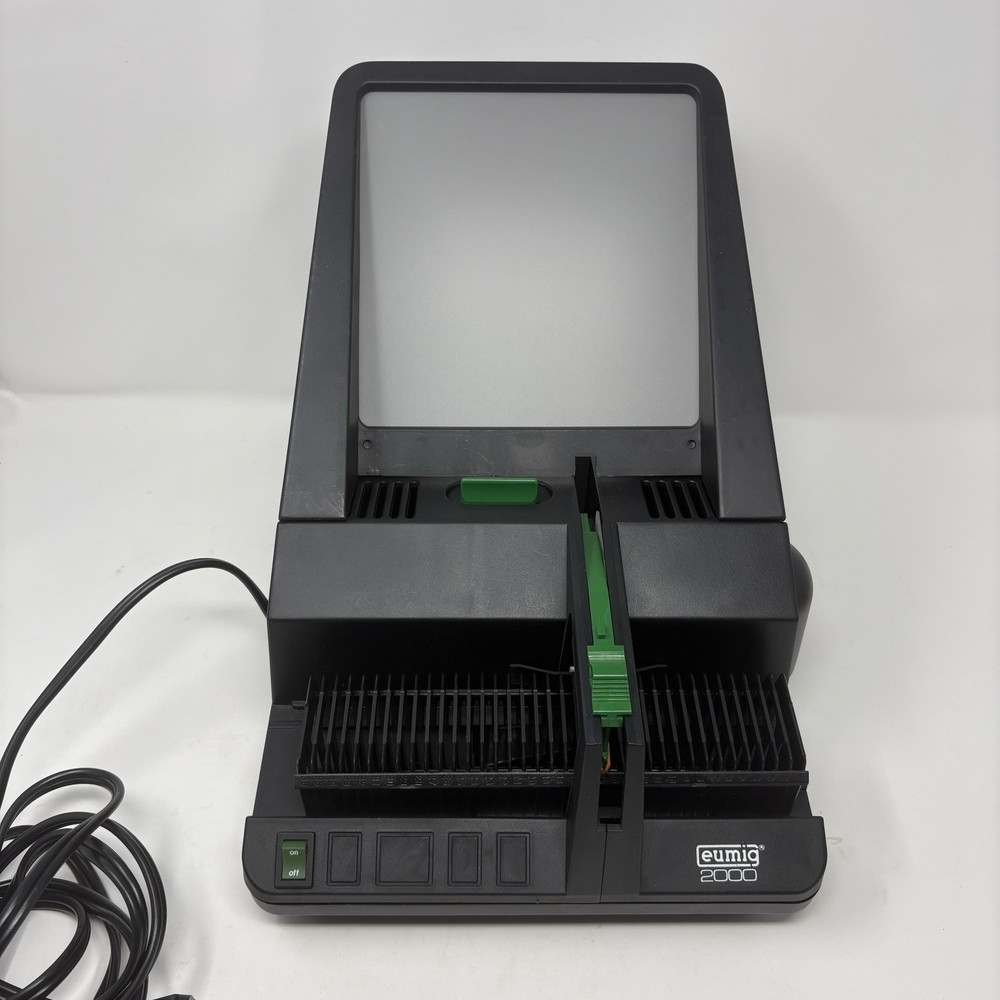 EUMIG 2000 Daylight Screen Projector for 35mm Slides - Tested Working