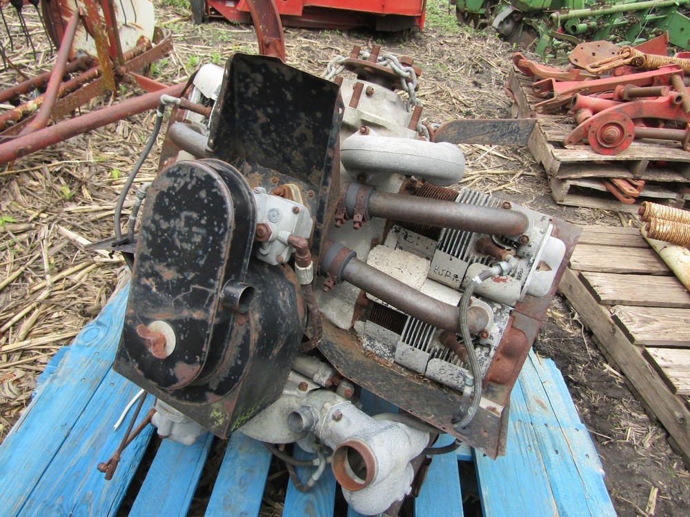 CONTINENTAL AIRPLANE ENGINE FOR PARTS