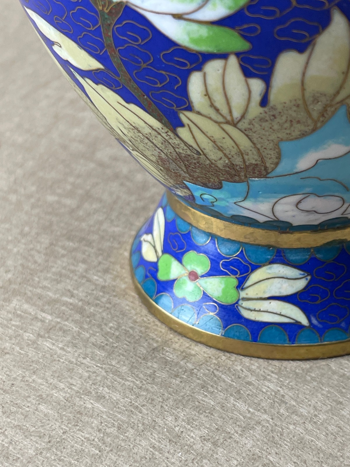 Vintage Chinese Cloisonne Enamel Vase Blue Chrysanthemum Floral Brass 10”