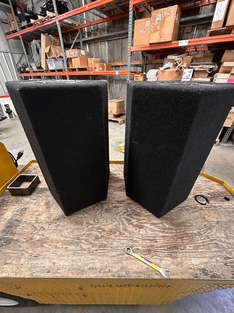 Community XLT41 Two-Way Loudspeaker