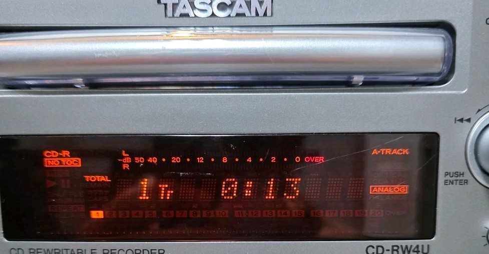 TASCAM CD-RW4U CD Rewritable Recorder No Remote Tested Silver