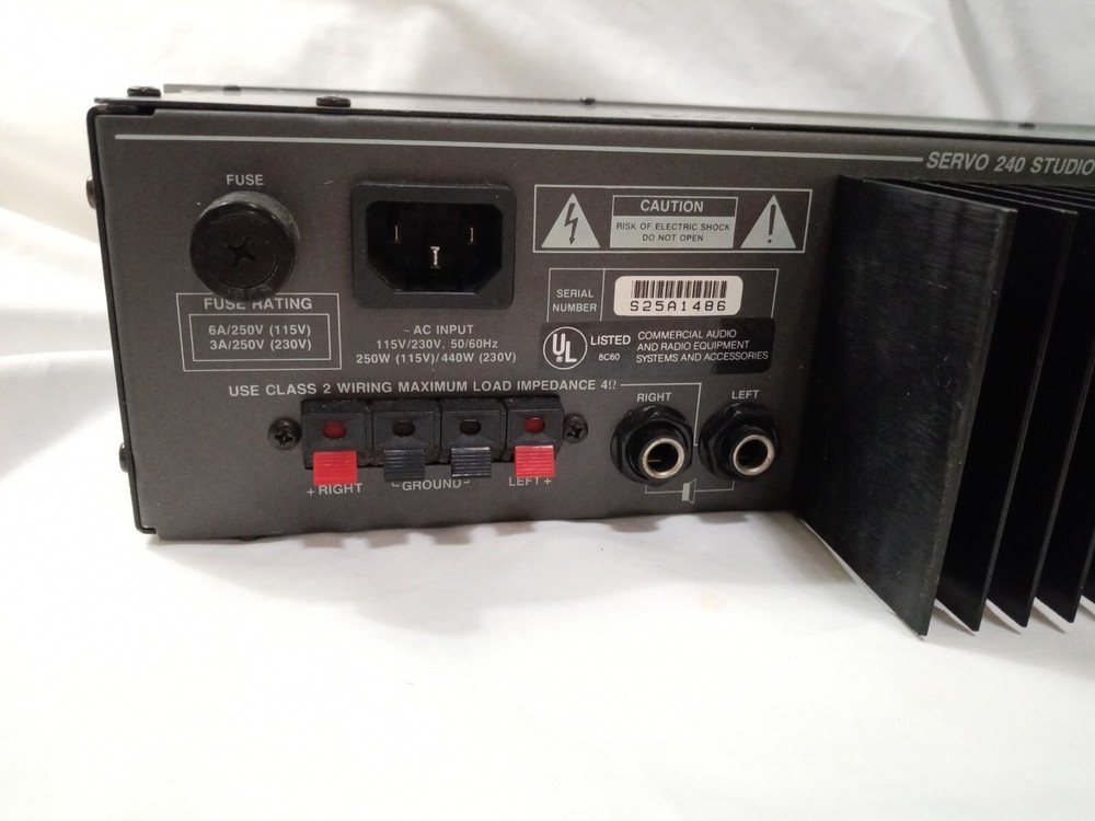Samson Servo-240 pro stereo power amplifier