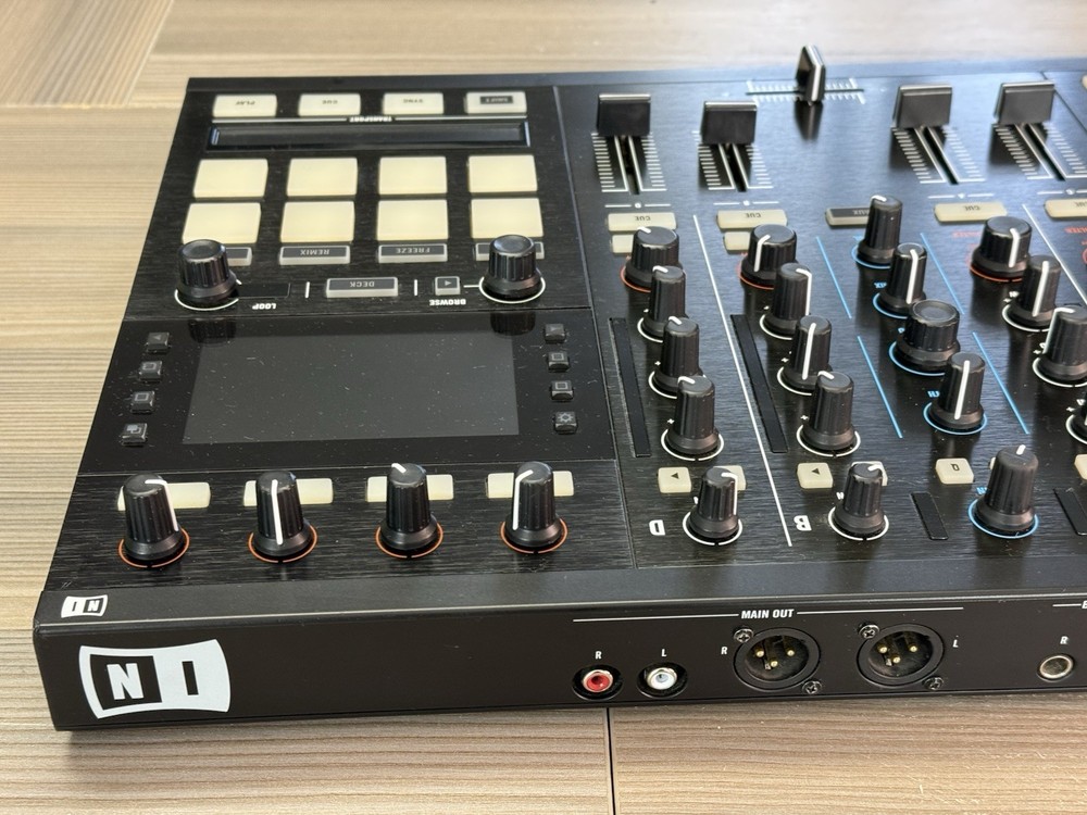 Native Instruments Traktor Kontrol S5 DJ Controller