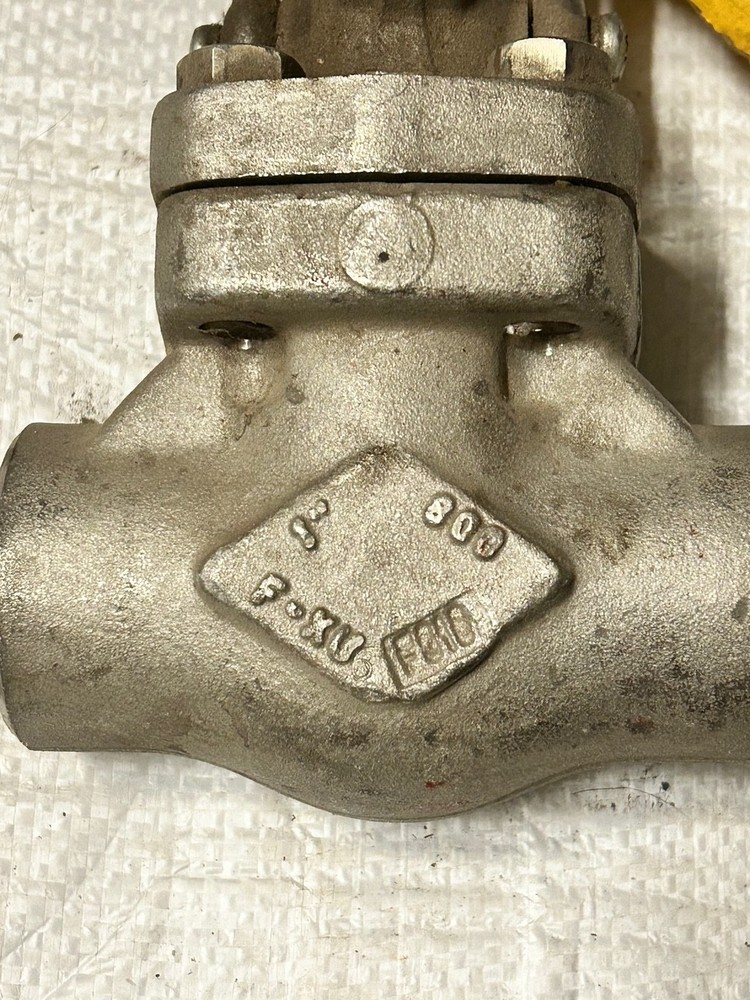 DSI 1" 800 Gate Cat 4121 Valve Thread x Socket Weld