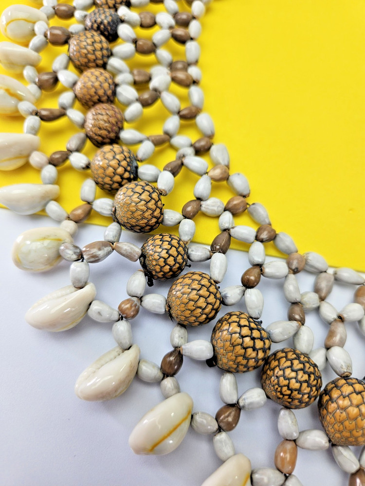 Vintage African Infinity Beaded/Shell Chocker Necklace Beautiful!