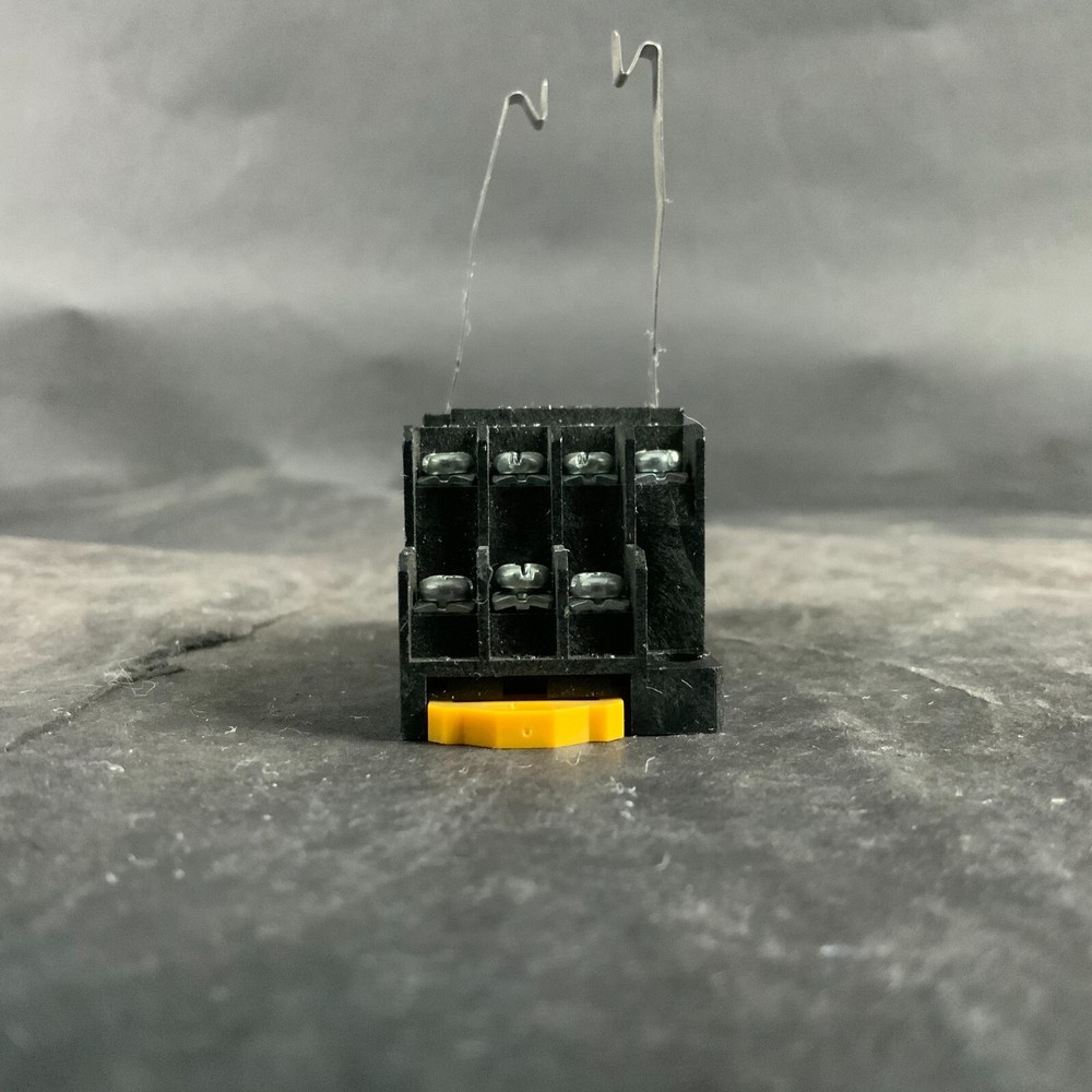 OMRON PYF14A RELAY SOCKET ($5 OBO)