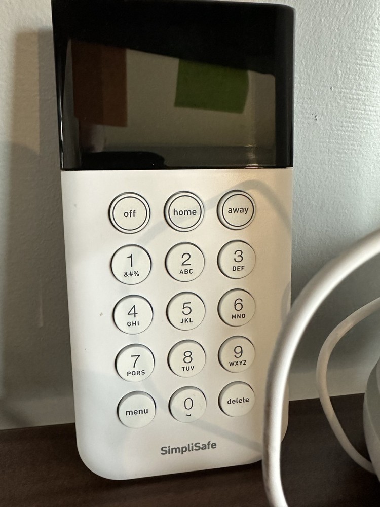 Simplisafe Security System - Keypad, (2) Motion Dectors, Camera and Door Sensor