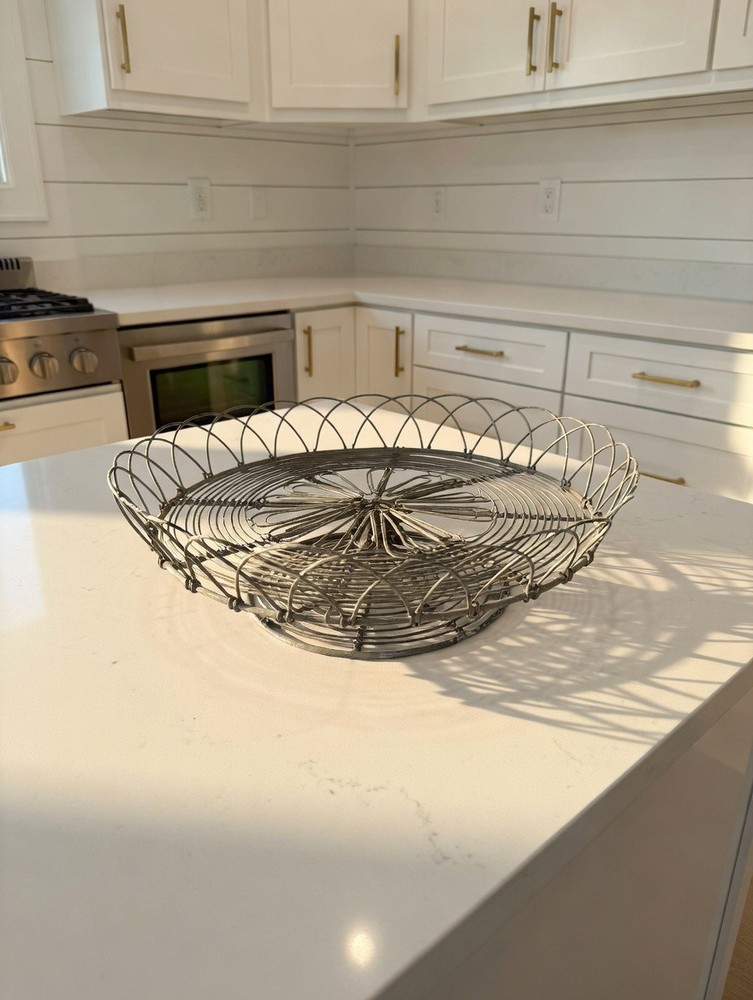 Scalloped Wire Dessert Cake Stand Silver