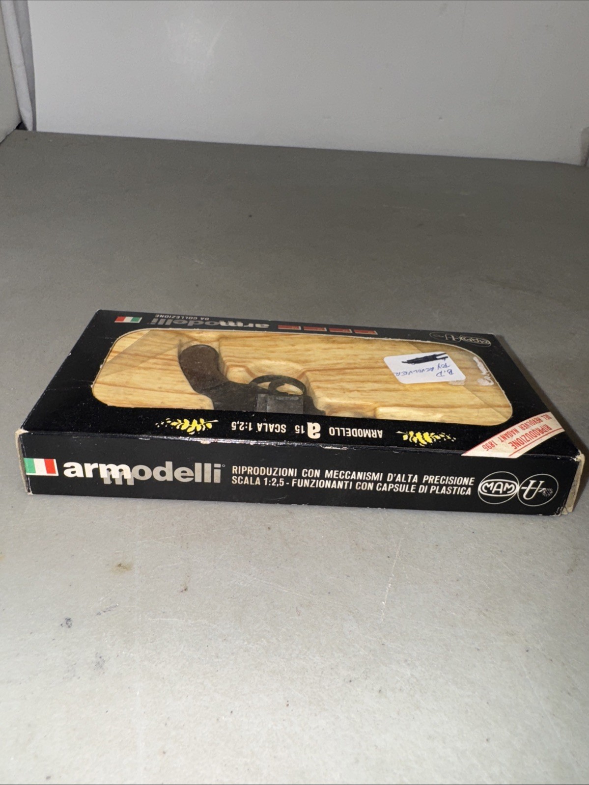 Armodelli Da Collezione Armodello A15 Scala 1:2,5 La Guerra Appears Al Chiodo