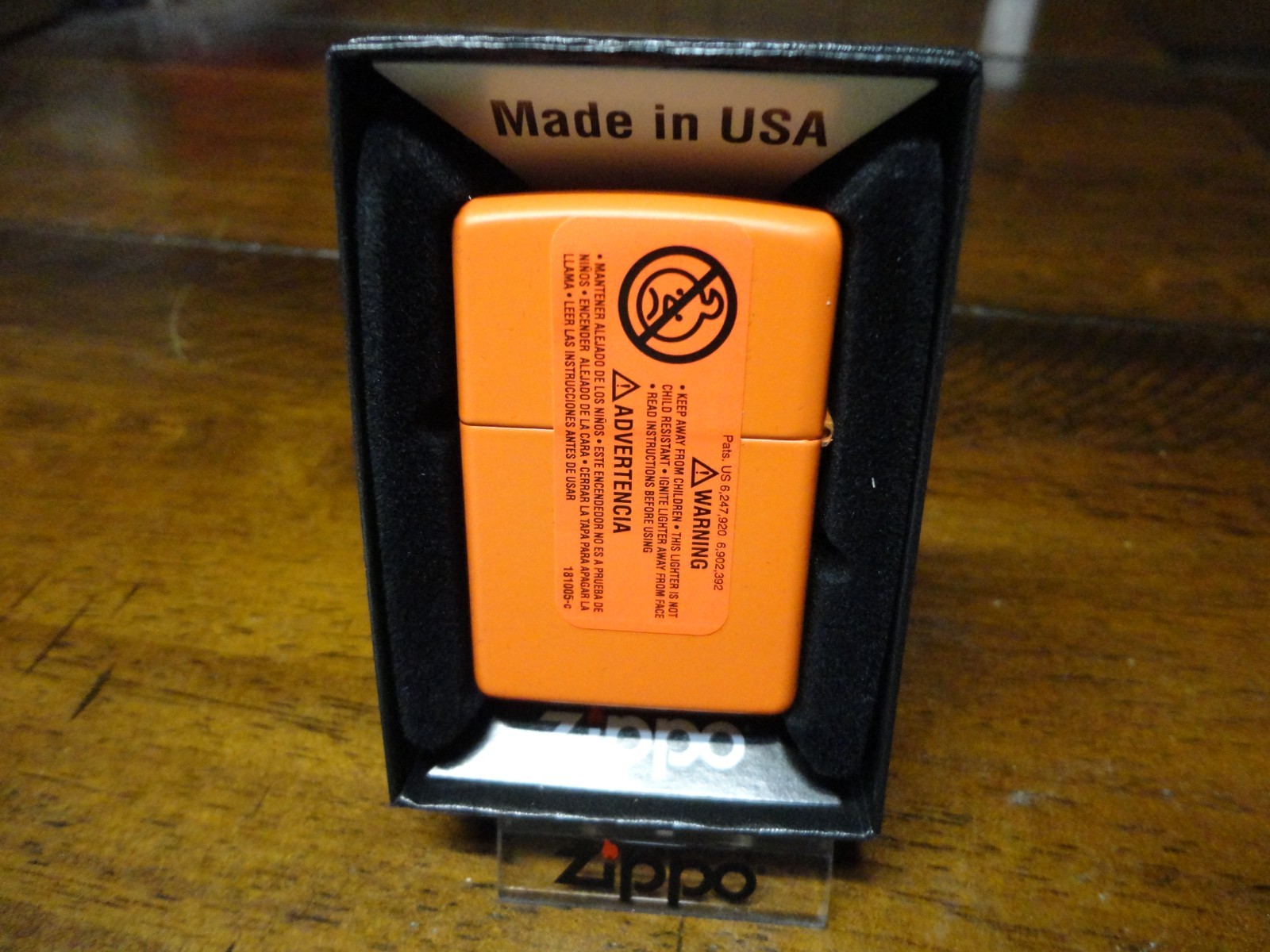HALLOWEEN WITCH READHEAD WITH BROOM ZIPPO LIGHTER MINT IN BOX