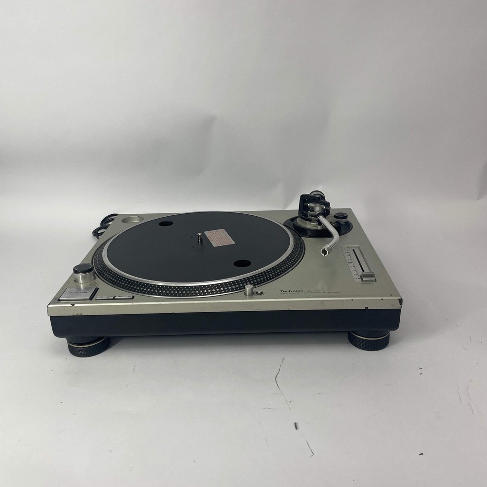 Technics SL-1200MK2 Direct-Drive Professional DJ Turntable
