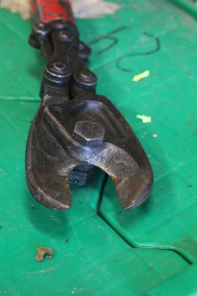 HKP Hydraulic Cable Cutter Attachment