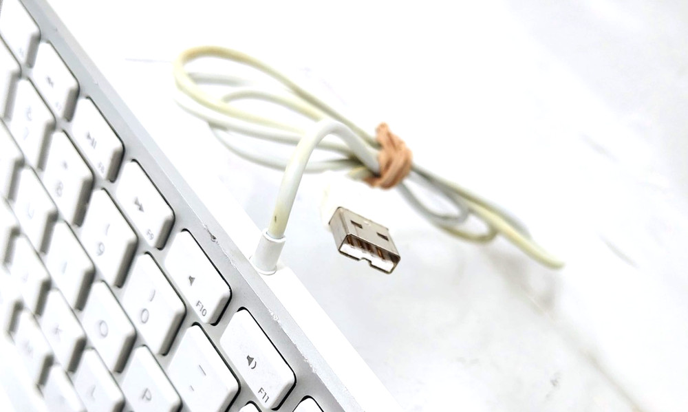 Apple A1243 Wired USB Keyboard *SEE DESCRIPTION*