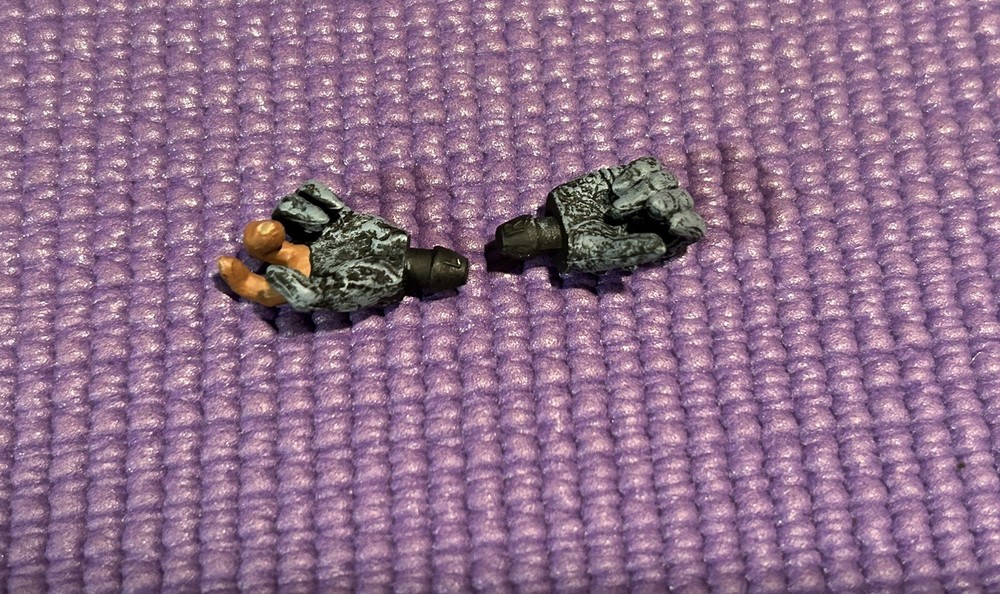 McFarlane Spawn Action Figure Hands Male Trigger Grip