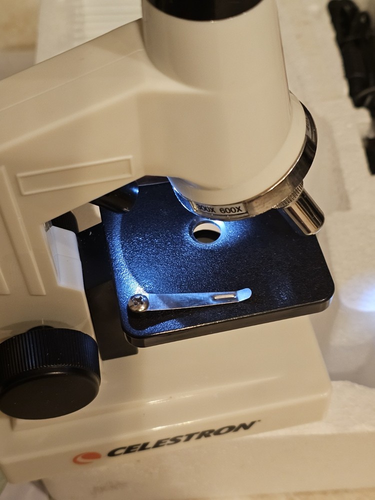 Celestron Digital Microscope Kit 40X to 600X Power