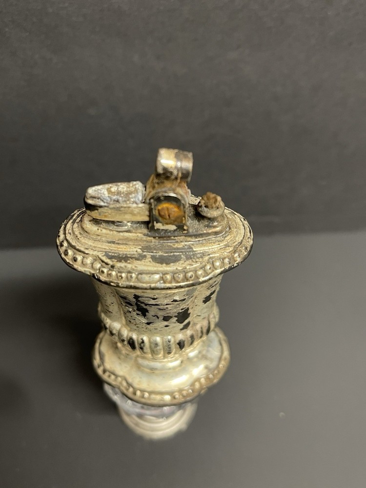 Vintage Ronson Mayfair Silver Plated Table Lighter,