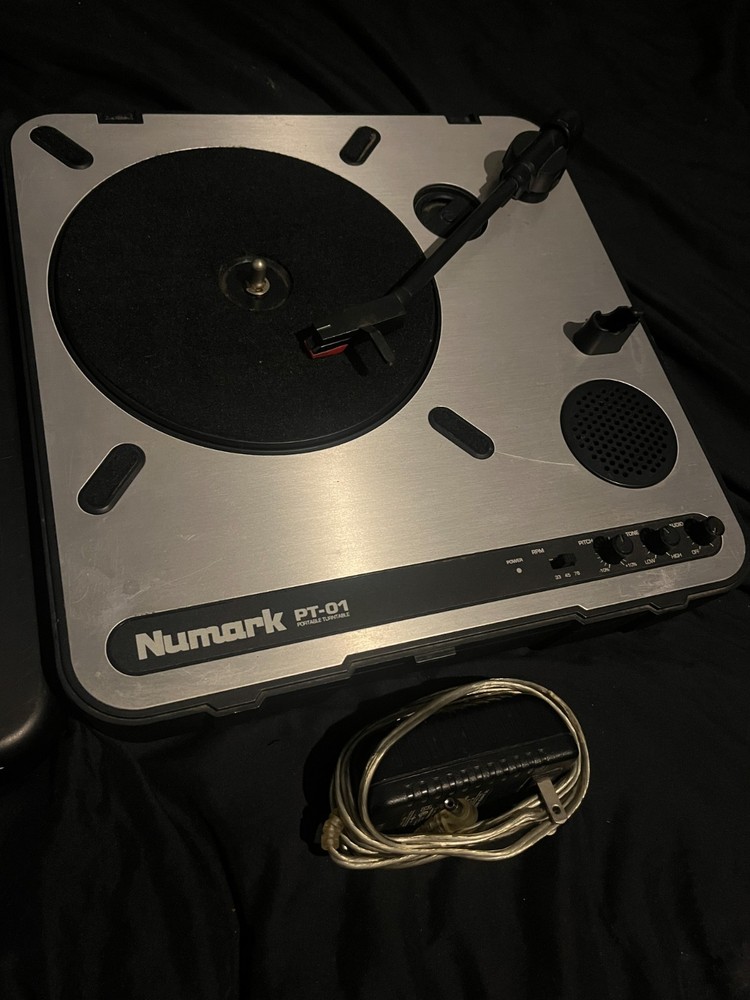 Numark PT-01 Portable Turntable (no battery) with cable, broken power jack