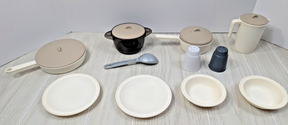 Step 2 Pretend Play Kitchen Replacement Plastic Dishes Set pots pans pitcher