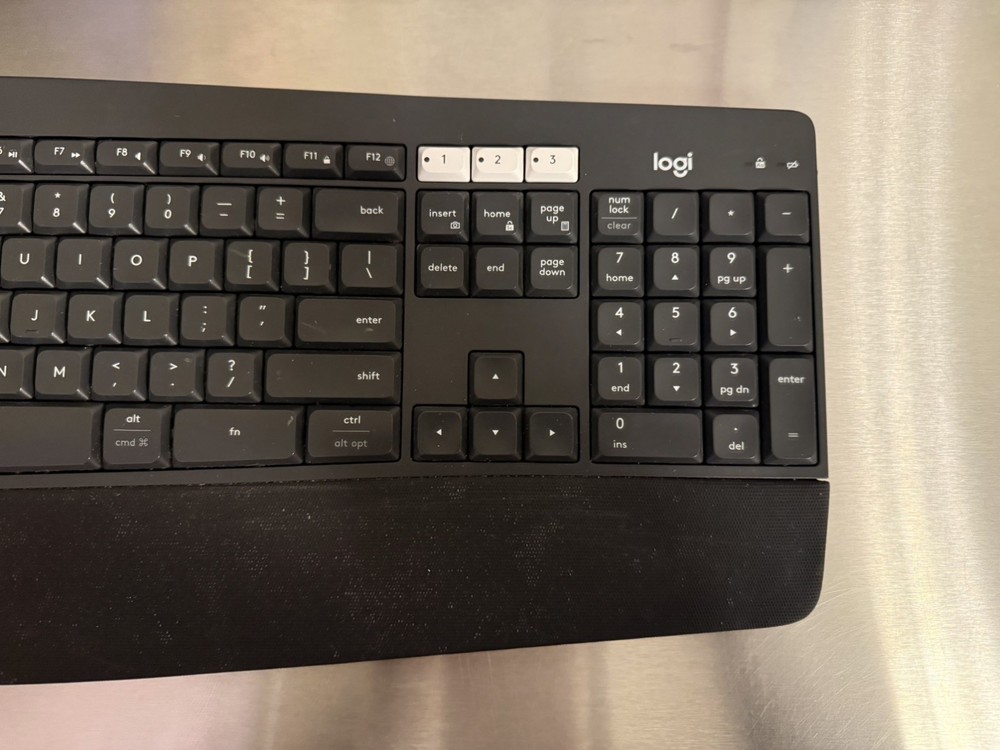 Logitech MK850 Performance Wireless Keyboard and Mouse Combo