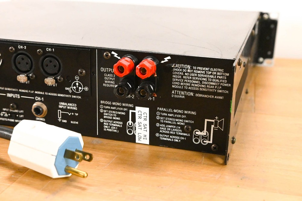 Crown Macro-Tech 1200 2-Channel Power Amplifier CG01YVR