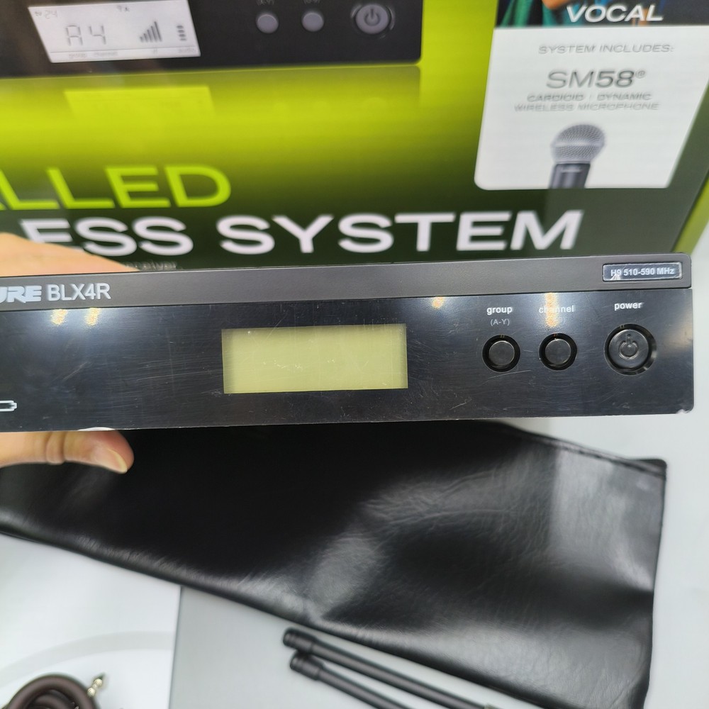 Shure BLX24R/SM58 Wireless Handheld Microphone System