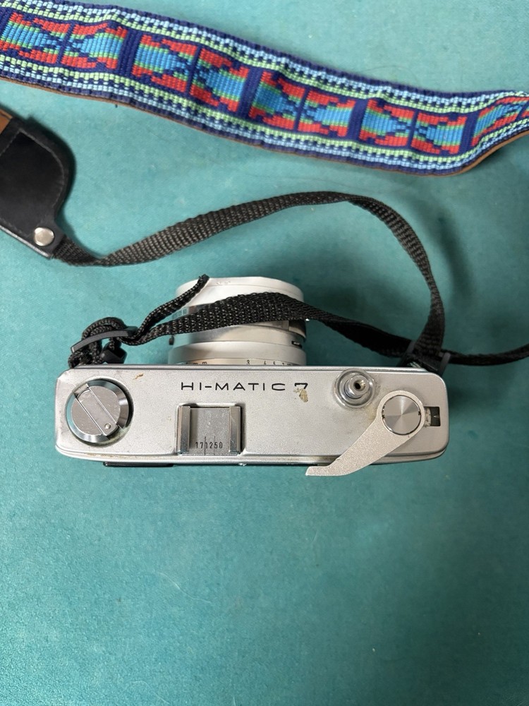 Minolta Hi-Matic 7 Black Silver Rangefinder Camera with Aztec Strap UNTESTED