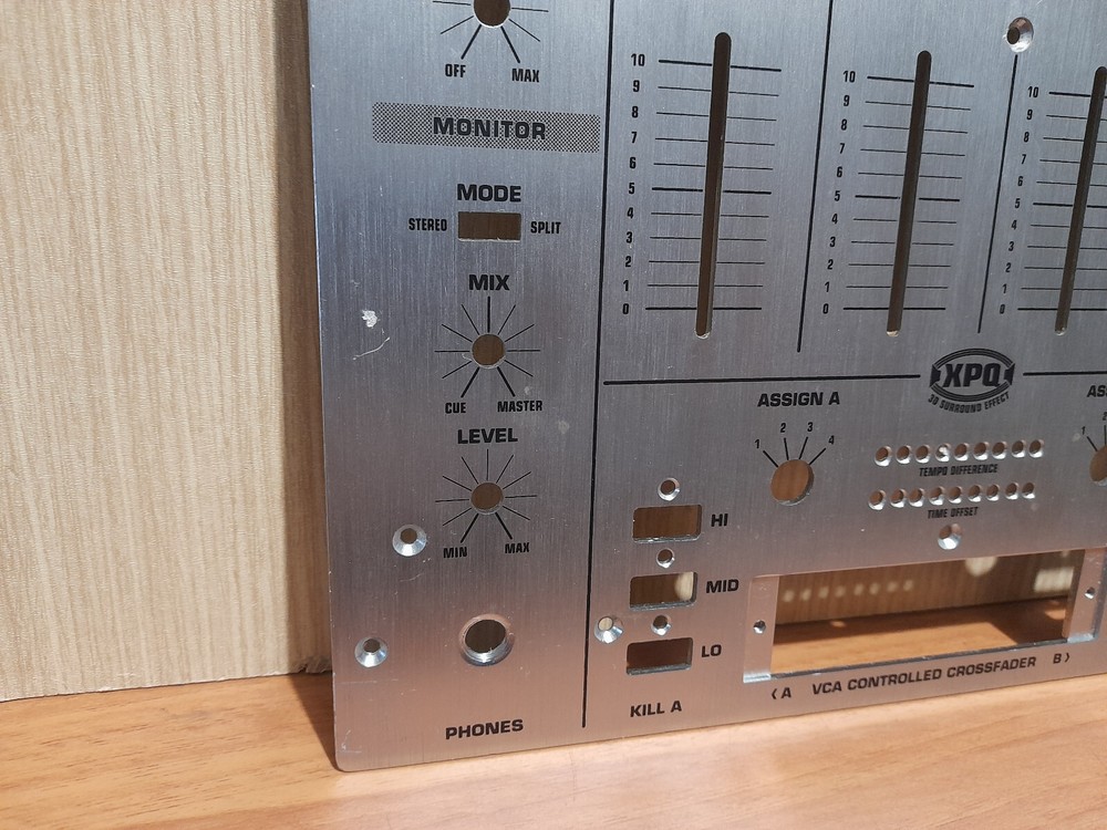 Behringer DJX700 faceplate 2