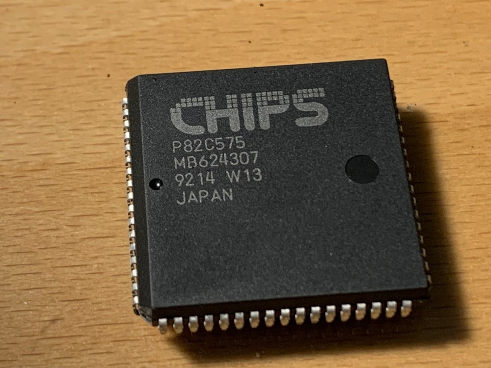 P82C575 - CHIPS PROGRAMMABLE LOGIC IC - PLCC68.