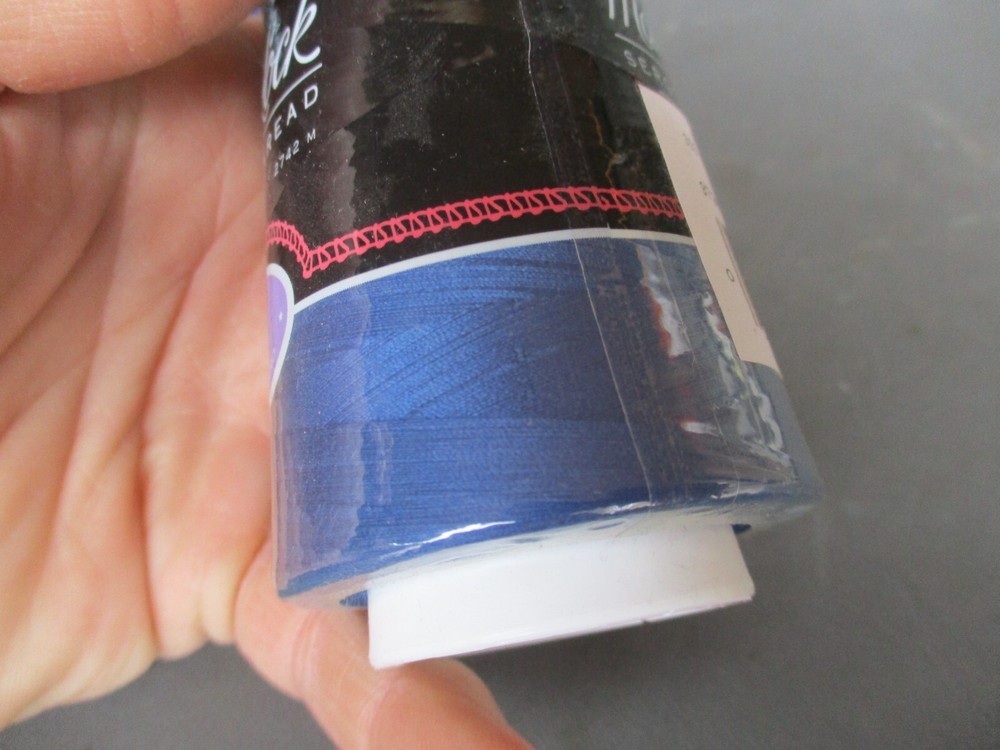 Maxi-Lock BLUE Serger Thread, 3000 yards, Tex 27, Unused Spool