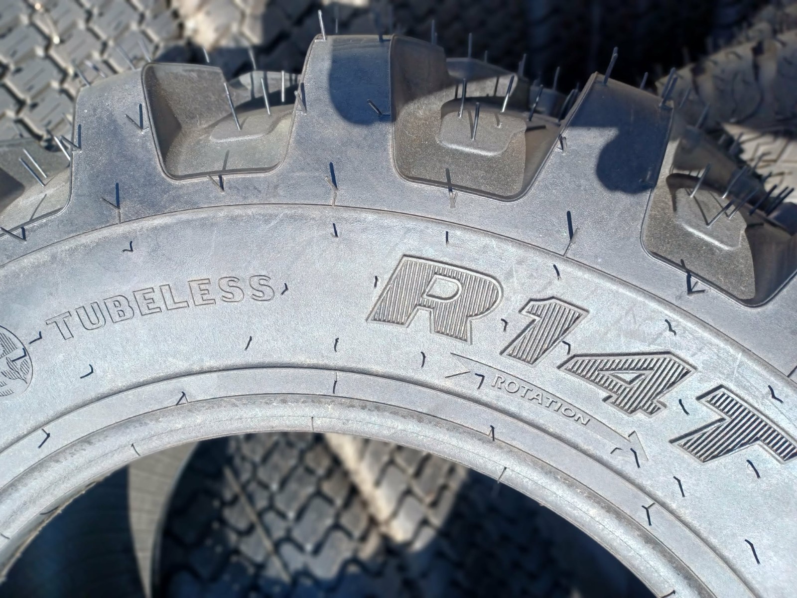 29x9.50-15 TIRE TURF R14T NEW COSMETIC BLEM 6PLY 2595015 29 9.50 15