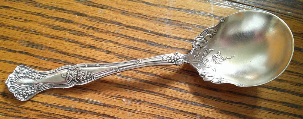 1847 Rogers Silverplate c.1904 Pattern Sugar Spoon Grape Motif ... MINT       M6