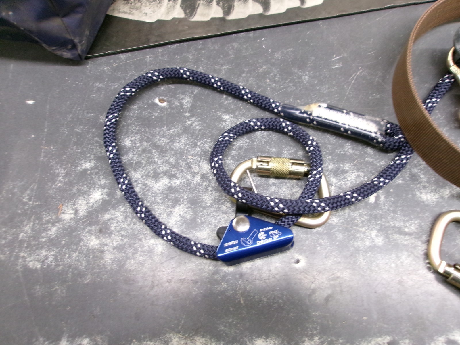 DBI SALA Cynch-Lok Wood Pole Device Climbing Strap Lanyard Fall Arrest