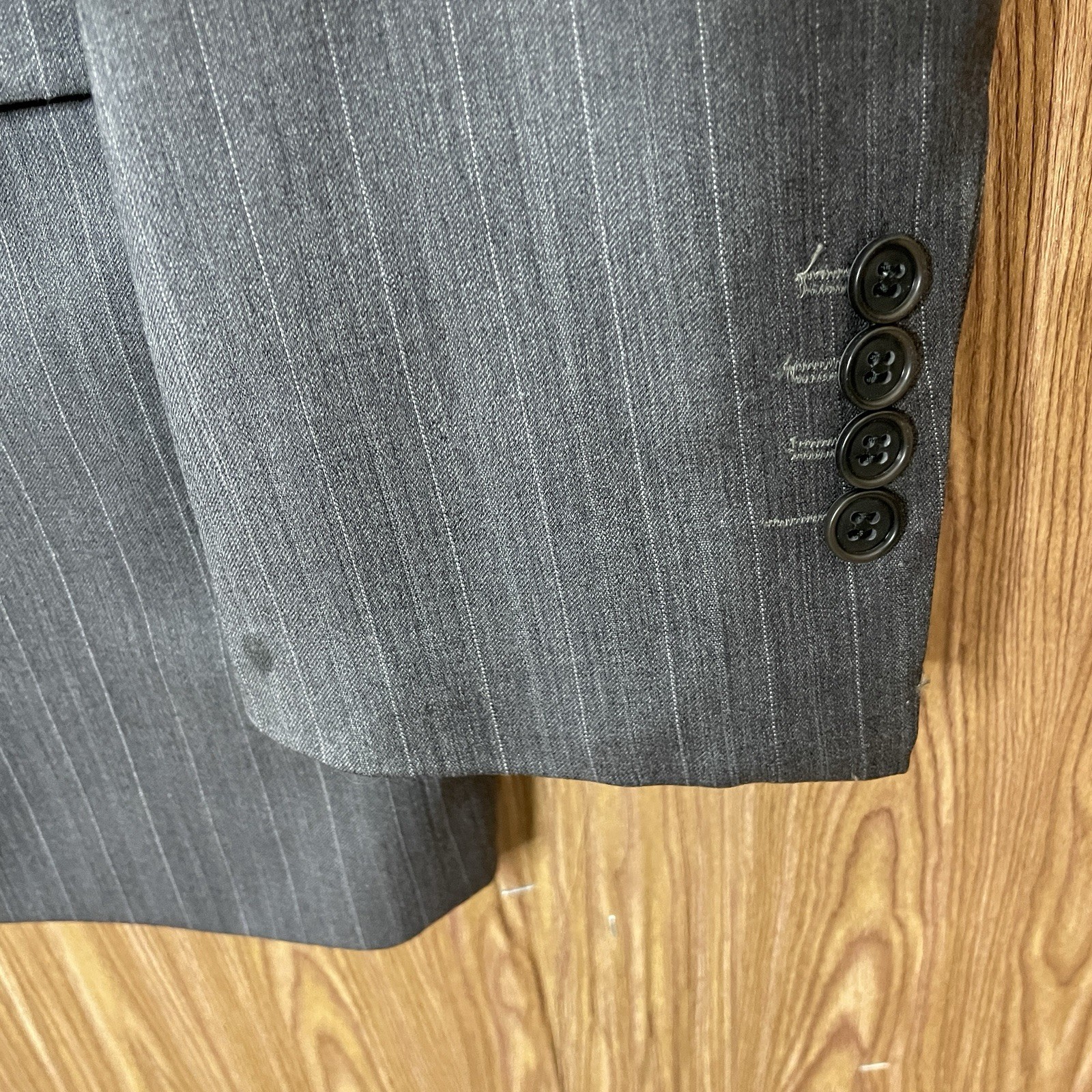 Lineage 2 Piece Suit Mens 44R 38x28 Gray Striped Wool Three Buttons Pants