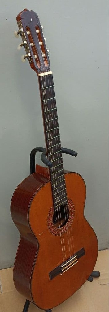 Kurosawa Handmade Classical Guitar Model No2 With Hard Case, No Cracks