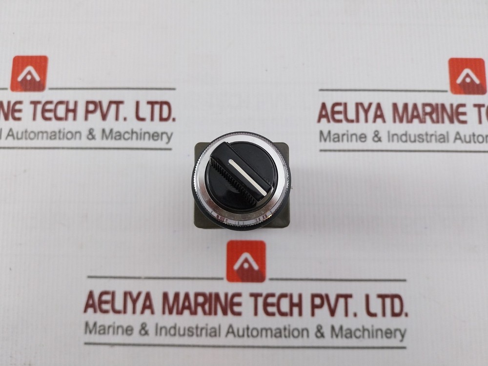 Idec Izumi Asn Control Unit Selector Switch 41-10569 600V 10A