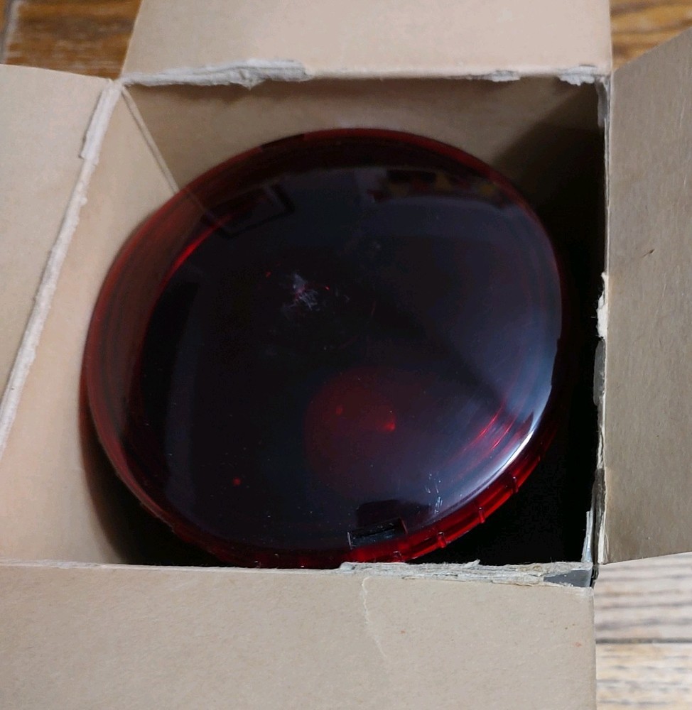 VINTAGE ECLIPSE DARK ROOM SAFELIGHT Tested And Working In Original Box