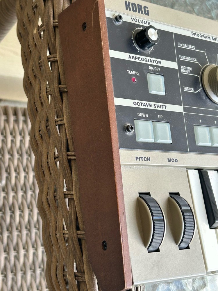 KORG microKORG 37-Key Synthesizer Vocoder ***Working***