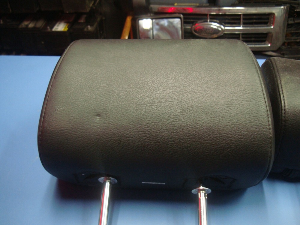 HEADREST DVD SCREEN FOR MUTLIPLE CARS