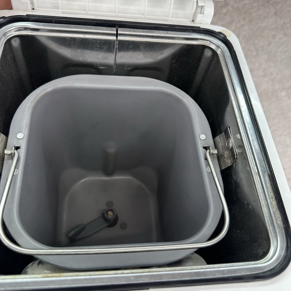 Hitachi Automatic Bread Maker Home Bakery Machine HB-B101 Tested Working