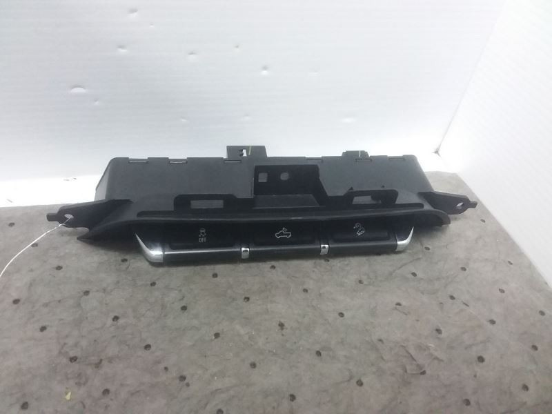 Traction Control Cargo Light Hill Assist Switch Panel 2014-2018 Silverado