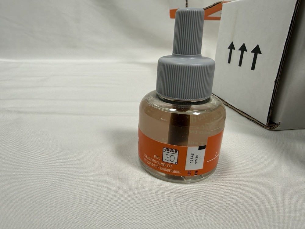 (6)ThunderEase Calming Diffuser Refill Pheromones For Cat 30 Day Refill READ