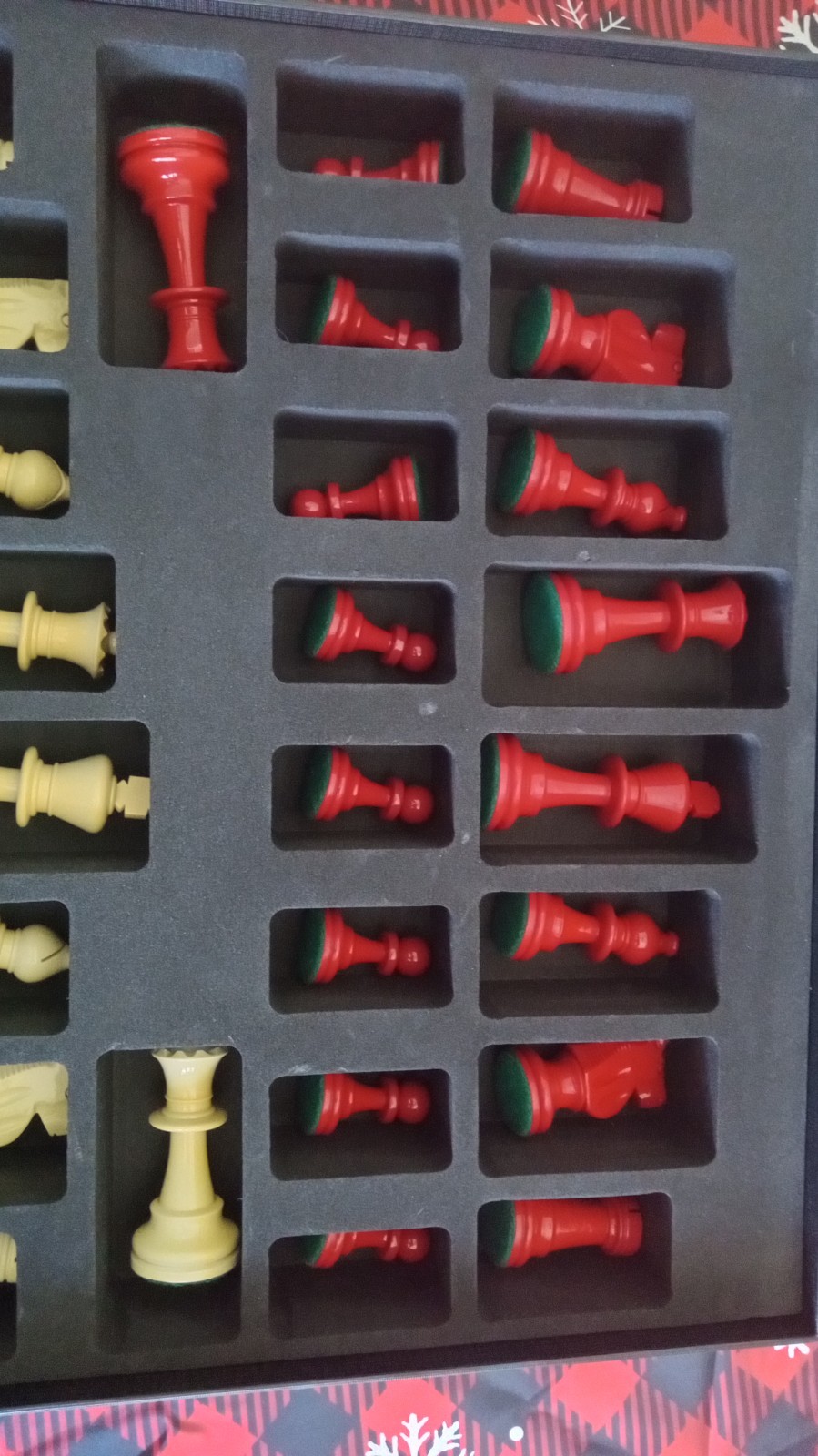 Pro Staunton Weighted Red & Ivory Chess Pieces Set 4 queens & Specialty Board