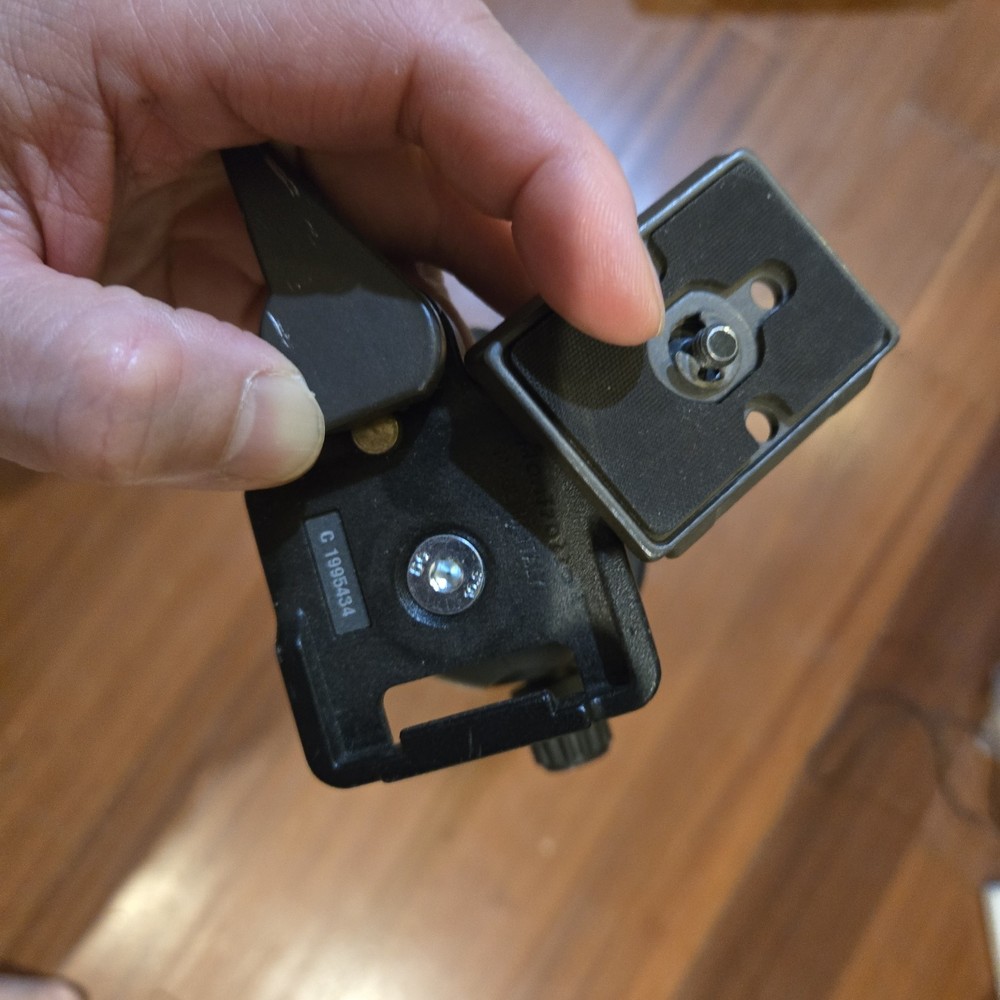 Manfrotto 496RC2 Compact Ball Head with Quick Release Plate