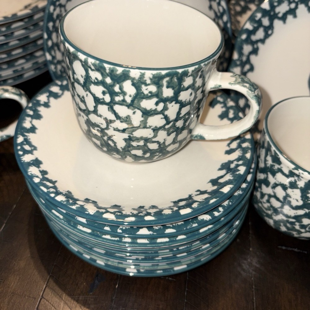34 pc vintage dinnerware set is the Tienshan "Folk Craft Apple" pattern