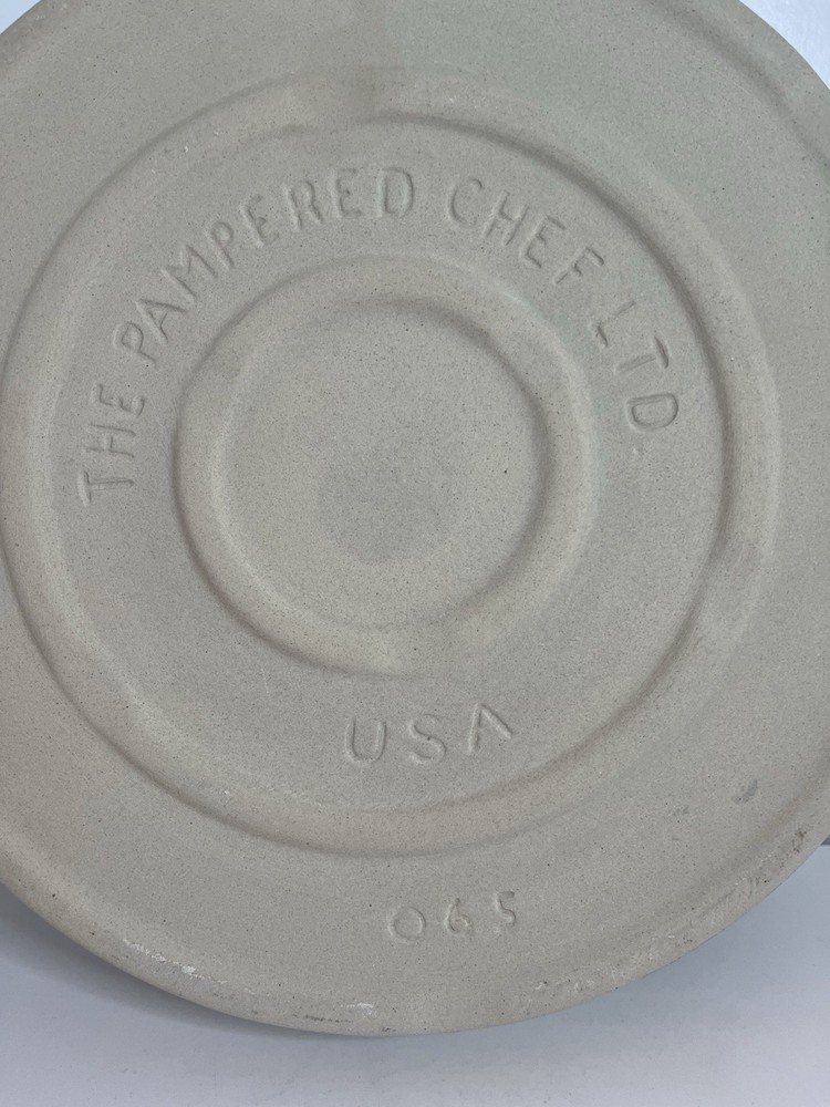 Pampered Chef Deep Dish Round Baker 11" Stoneware Dish, #065, EUC